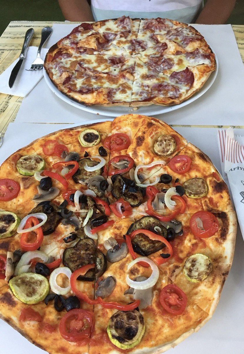 Olacak şey değil. Bodrumda bu pizzaları yedikten sonra hesap ödemeden kaçtık. Bi on yıl bodruma gitmem. <a href="/atvcomtr/">atv</a> <a href="/trthaber/">TRT HABER</a> 
<a href="/BodrumKentTv/">Bodrum Kent Tv</a> <a href="/tatil/">akin tosyali</a> <a href="/haluklevent/">Haluk Levent ( Ahbap Ekibi )</a> <a href="/Timilacuse/">T i m i l a c u s e</a> <a href="/halktvcomtr/">Halk TV</a> <a href="/szctelevizyonu/">SÖZCÜ Televizyonu</a>