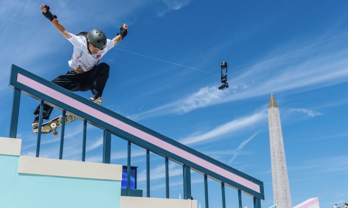 EscribaFrustrad's tweet image. ¿Quién le iba a decir al obelisco del Templo de Luxor, situado en la Place de la Concorde, iba a presenciar un campeonato de #SkateBoarding en #Paris2024 ?