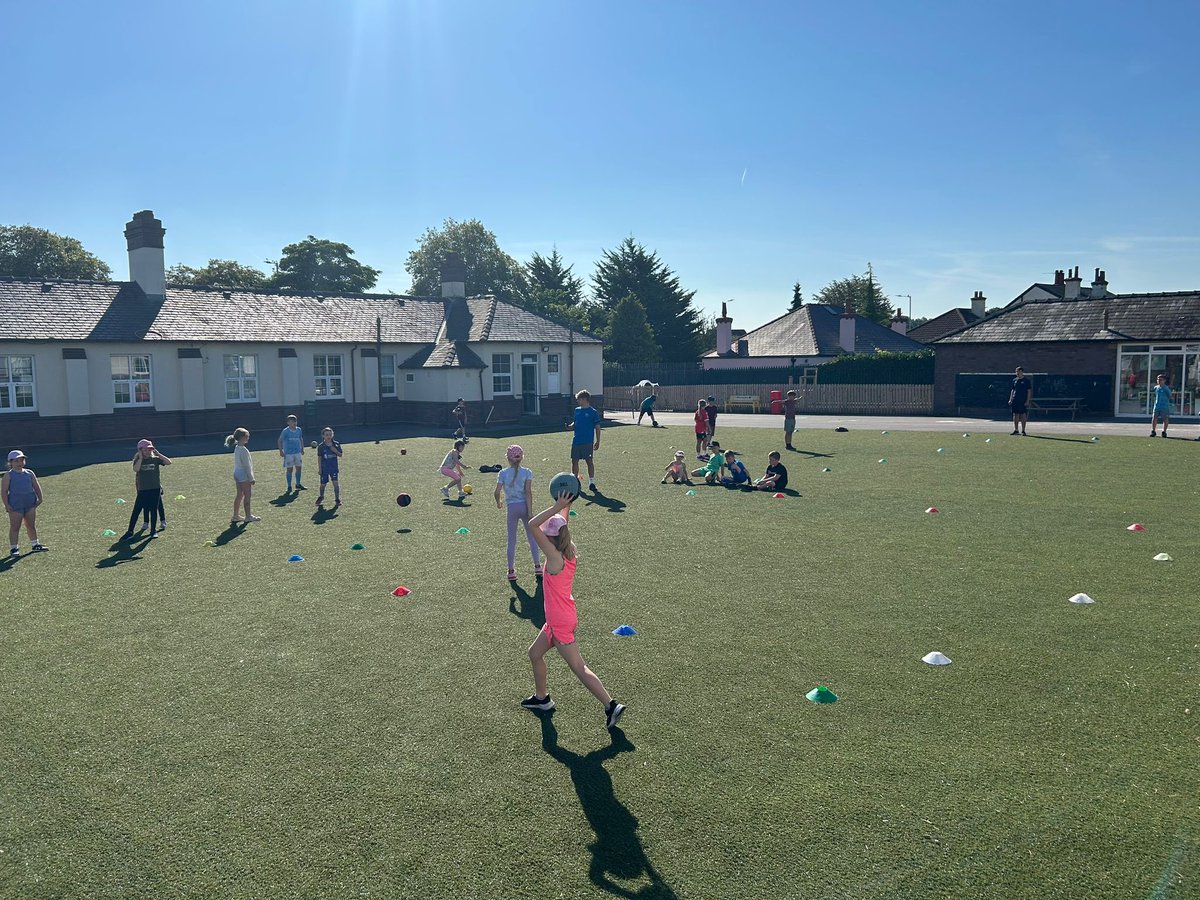 CCMPrimary's tweet photo. We have had such a lovely time at our Summer camp #progressiveSport #edsential https://t.co/fv200xa4Ko
