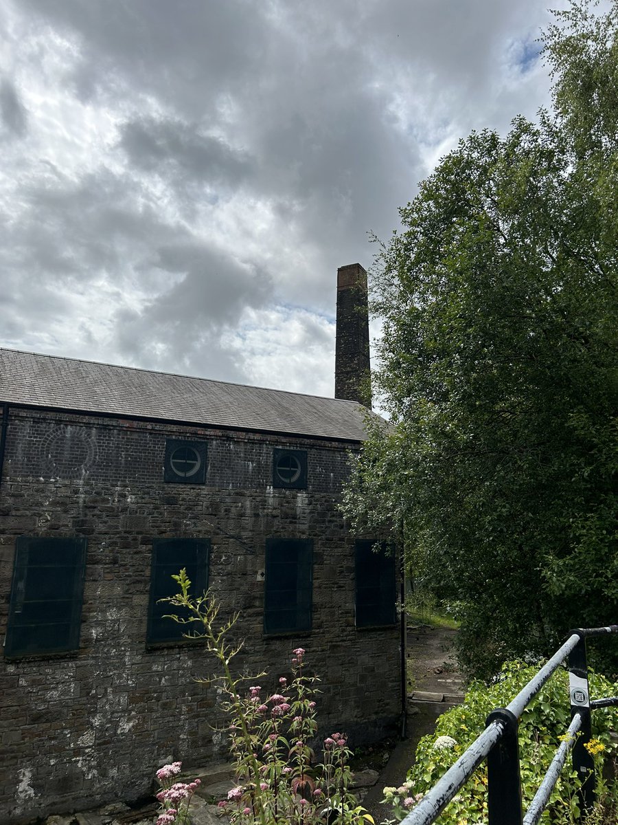 AdvFromWales's tweet photo. This free tour is run by the very enthusiastic volunteers of @CopperworksHM Friends of Hafod Morfa Copperworks - the next tour is on Saturday 31st August.
-
#Swansea #IndustrialRevolution #Hafod #Morfa #Wales #WalkWales #History #Ruins #WelshCollection #WelshHistory https://t.co/MQ9Ih4DFP1