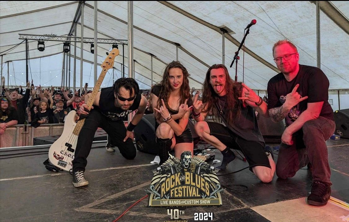 rock_loz's tweet photo. Rock &amp; Blues Custom Show/Official ROCKED! 🤘🎸

Honestly had a blast and still buzzing! Thanks so much to you all for rocking out with us! Cheers to all the crew for looking after us so well and for the spicy cheese 🧀 🌶️ 😉

📸 Rock N Blues https://t.co/zxPaGfRDW0