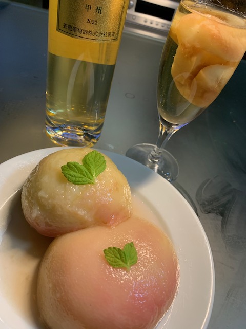 ringomascle's tweet photo. 桃コンポートを作ったので、甲州ワインに入れて崩して飲んだらメチャうまでした

#桃 #グルメ #料理好きな人と繋がりたい #料理 #創作料理 #おうちごはん #料理記録 #Twitter家庭料理部 #甲州ワイン #白ワイン #夜ごはん #桃コンポート https://t.co/A0uY1tjoRI