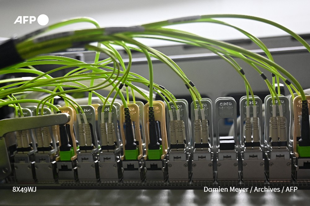 🔌Les réseaux de fibre optique de plusieurs opérateurs français ont été visés dans la nuit de dimanche à lundi par des actes de "sabotage nocturne", en plein Jeux olympiques de Paris et trois jours après ceux visant des lignes TGV de la SNCF #AFP ⤵️