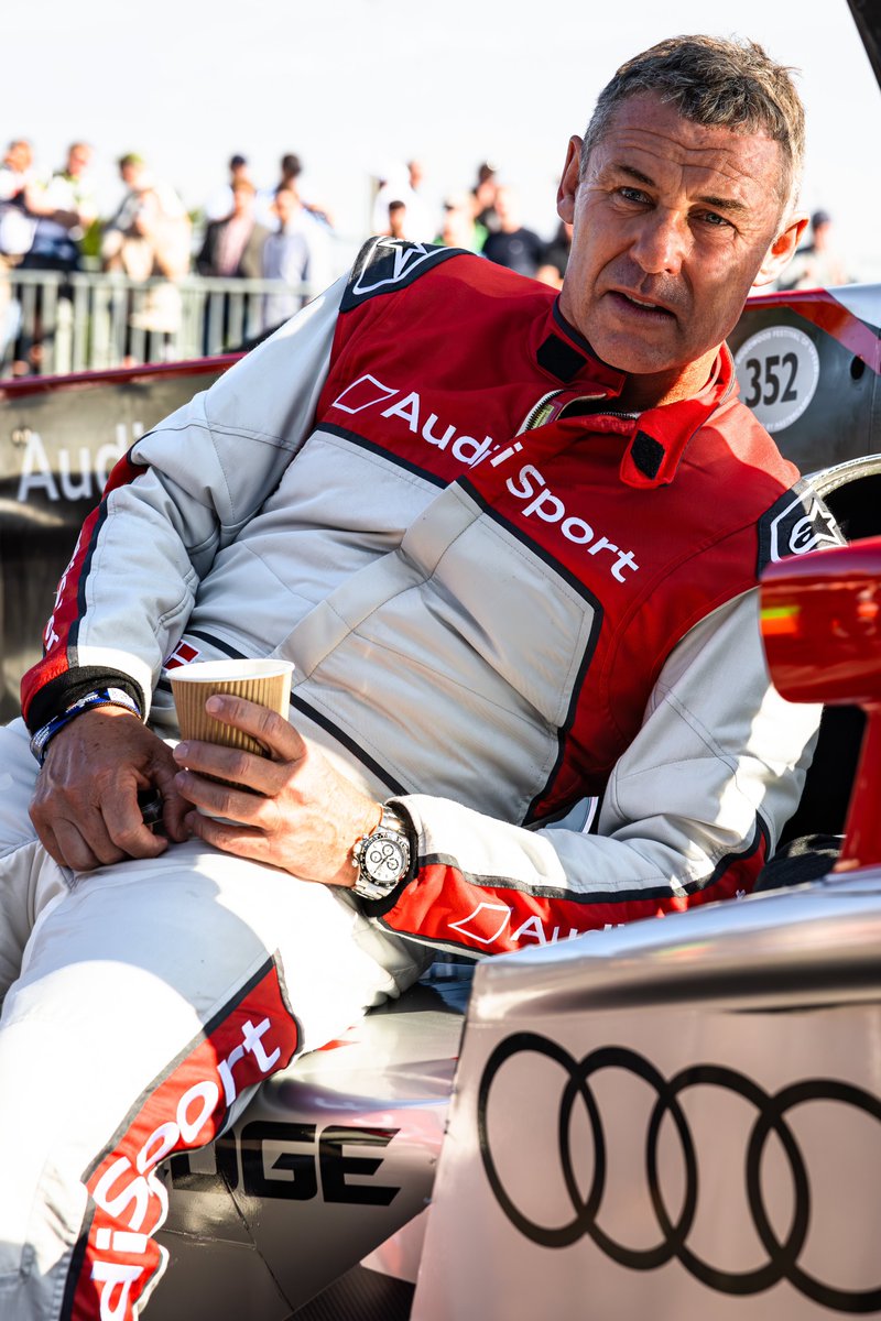 robertovery's tweet photo. TIME
#IMAGEBYOVERY Shot for @Thepitstopmag & @motohistorics
#MotivationMonday
#thepitstopmagazine #printsnotdead
#tomkristensen #motohistorics
#audisport #R18 #FOS #loveisland #benoittreluyer https://t.co/uMBrgtXb46