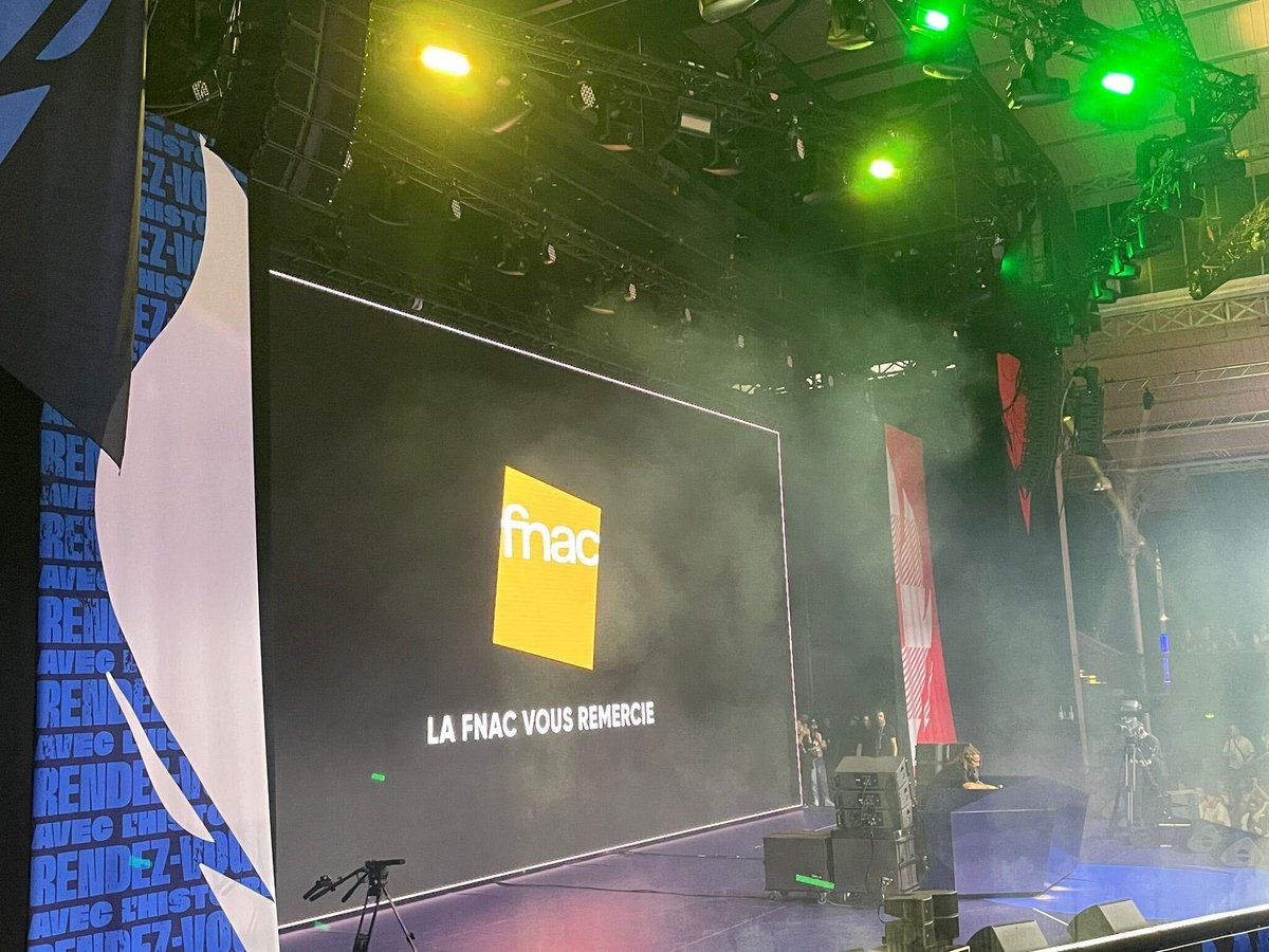 GroupeFnacDarty's tweet photo. [#MondayMusic🎶] Revivez en images le 1er concert organisé par @Fnac au #ClubFrance pour les #JOP de @Paris2024 et découvrez les artistes qui ont enflammé la scène en live 🎉🙌 https://t.co/27M5GGWs81