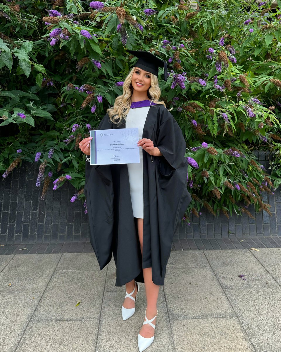 helpwithdivorce's tweet photo. Congratulations Charlotte Robinson, winner of Jones Myers Prize for the Best Overall Performance on Master of Laws to a Leeds Law School student @leedsbeckett #jonesmyersfamilylaw #familylawyersleeds #familylawyersyork #familylawyersharrogate #helpwithdivorce #careerdevelopment https://t.co/rbnVuqdkXe