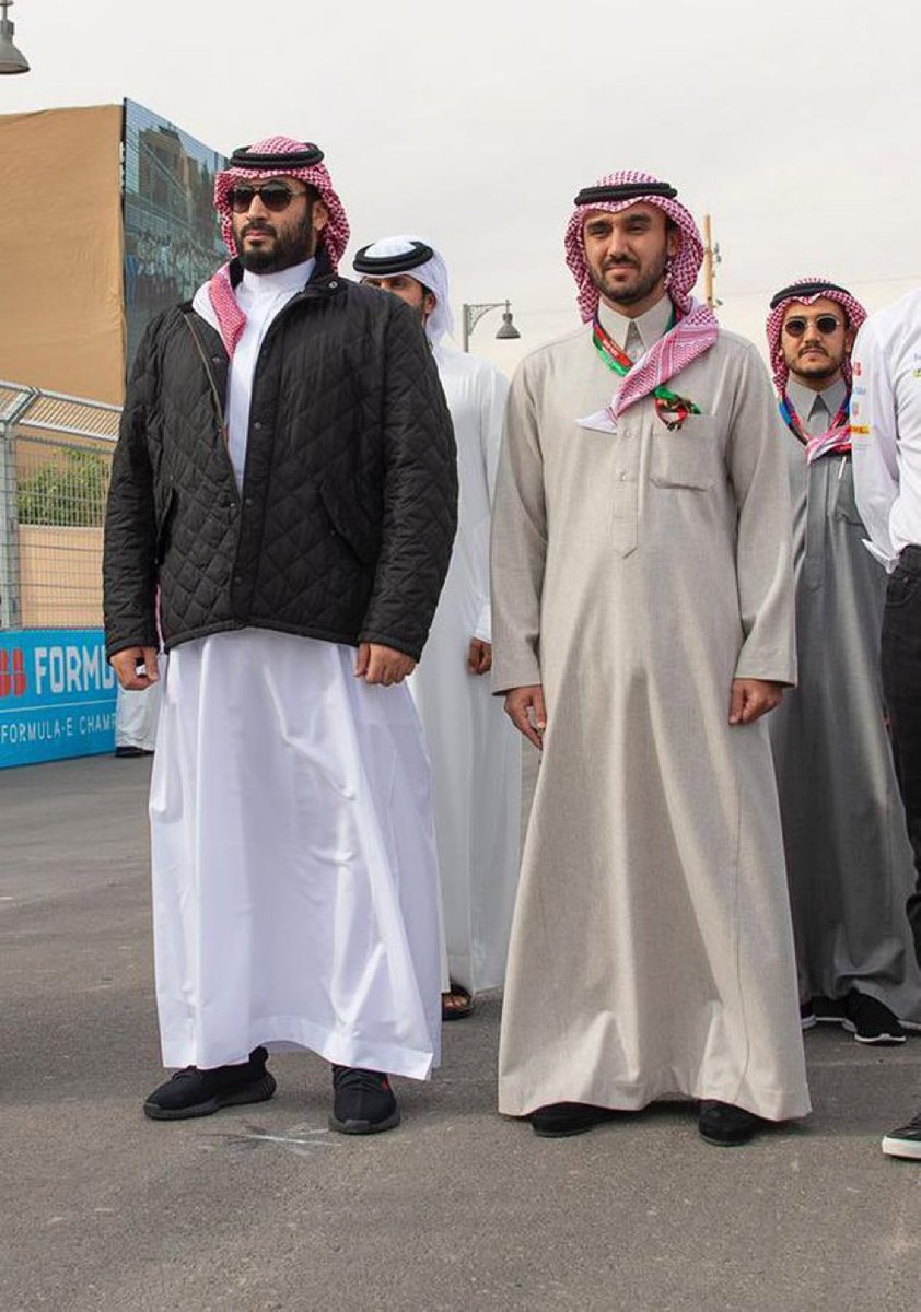 HRHMBNSALMAAN's tweet photo. #وزير_الرياضة : الإشراف المباشر من سمو #ولي_العهد على ملف ترشح #المملكة لاستضافة هذا الحدث الكروي الكبير، يجسد حرص سموه على المضي قدماً نحو صناعة مستقبل الرياضة في #المملكة وفق مستهدفات #رؤية_المملكة_2030 .. https://t.co/AzodXcCvFJ