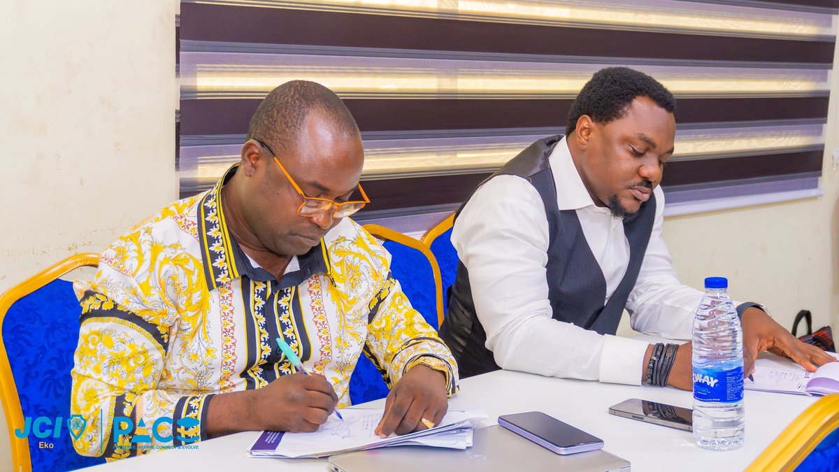 JCIEKO's tweet photo. Monday Motivation from JCI Eko's Game Changer Training at the Mid-Year Recharge!

Kickstart your week with inspiration from our recent transformative session, led by the esteemed JCI Senator Olumide Ajomale. The training focused on excellence, leadership, and

1/3 https://t.co/zg2QZ820Xh