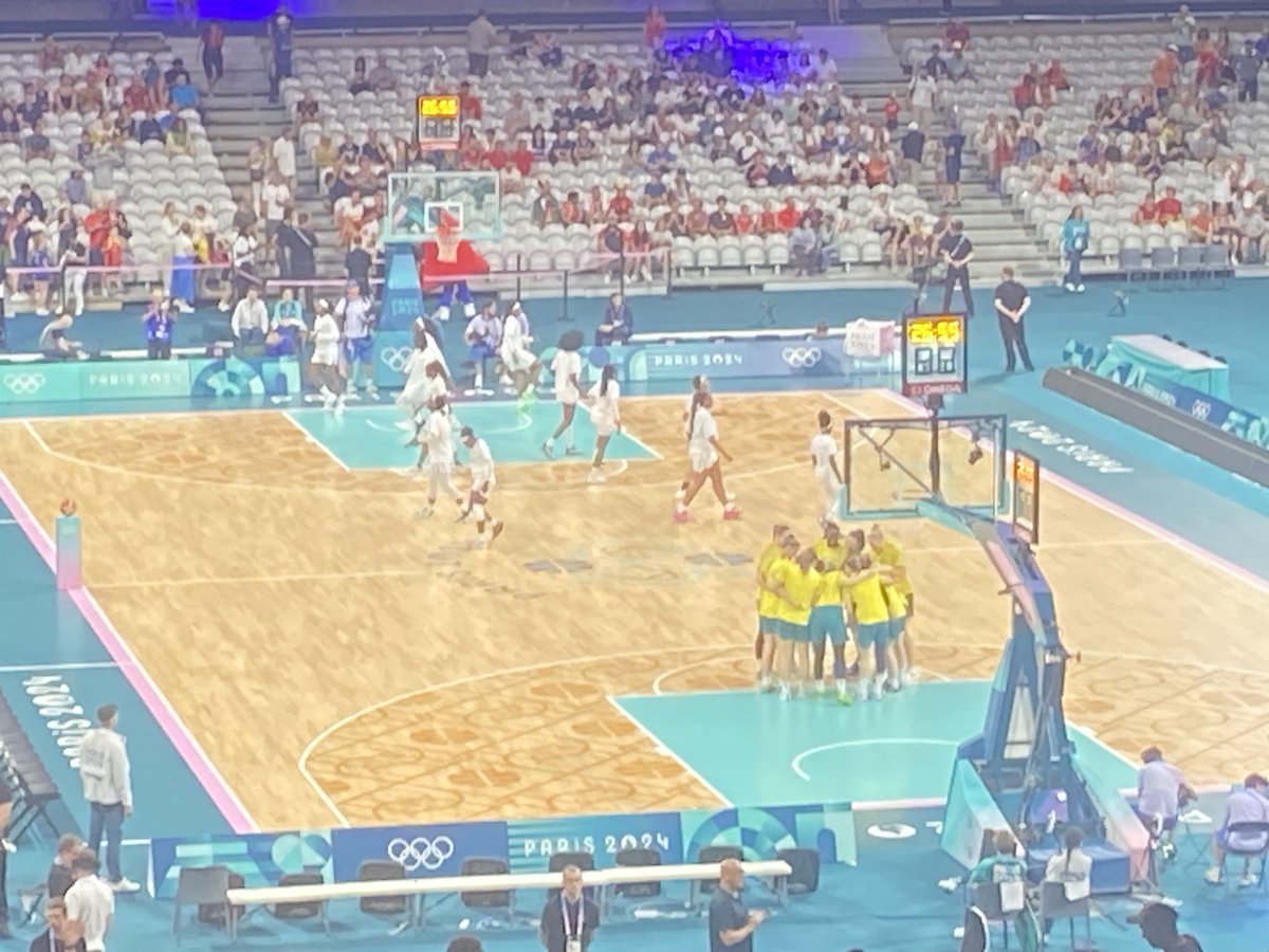 Africa is on the move! Nigeria 🇳🇬 convincing win over a lacklustre Australia 🇦🇺 team. Next up 🇩🇪 v 🇧🇪