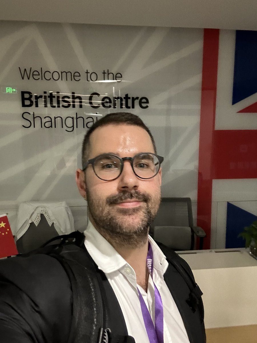 tombromly's tweet photo. Same place…4 years apart…really happy to be back at our Consulate General in Shanghai! (I came here in 2020 on my first ever overseas trip with the FCDO and realised then that I wanted to work in China!) 🇨🇳 🇬🇧 https://t.co/xCeey1g8tX