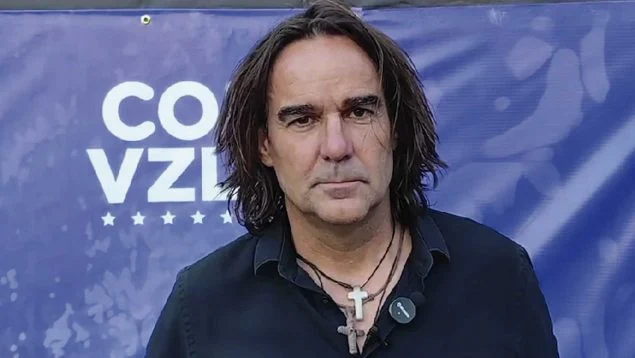 Encuestando's tweet photo. 📊 ¿Consideras que Cake Minuesa es un buen periodista?

🔄 SÍ
❤️ NO https://t.co/DiZJeqSzwC