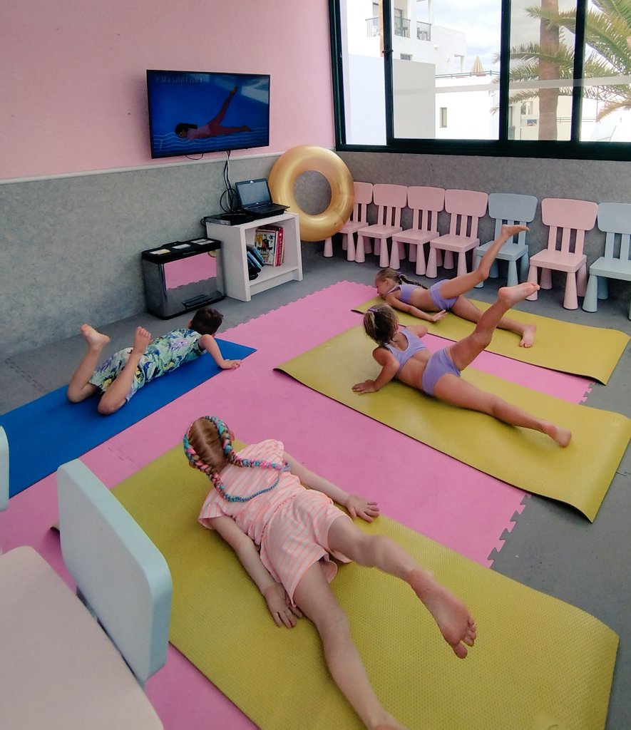 ENTERTAINMENT TEAM tweet media