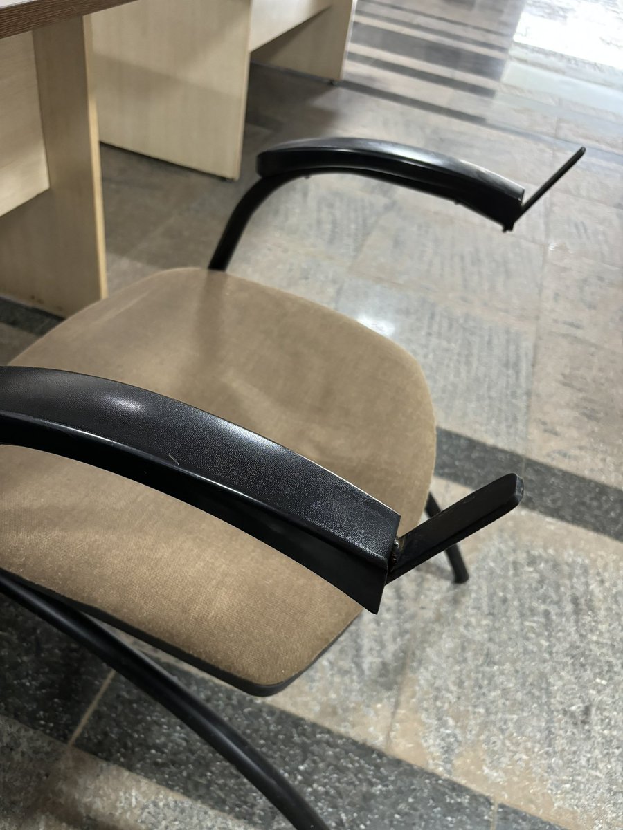 RaghuvirPai's tweet image. Reading turned into a nightmare! Chair broke while I was engrossed in a book at Navelim District Library. How can someone focus on reading with such poor infrastructure? 😔@NavelimLibrary @GoaGovt #Frustrated #LibraryIssues