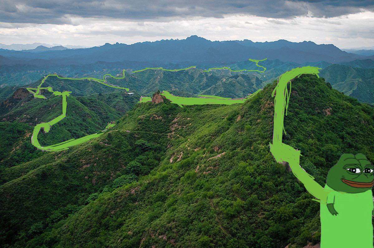 longboiOnSOL's tweet image. 🚨 BREAKING NEWS 🚨 Long Boi, the longest Pepe, has been spotted at the Great Wall of China! 🐸🏯 This legendary meme is taking his travels to new heights. 🌏 #LongBoi #GreatWallOfChina #Pepe #TravelGoals