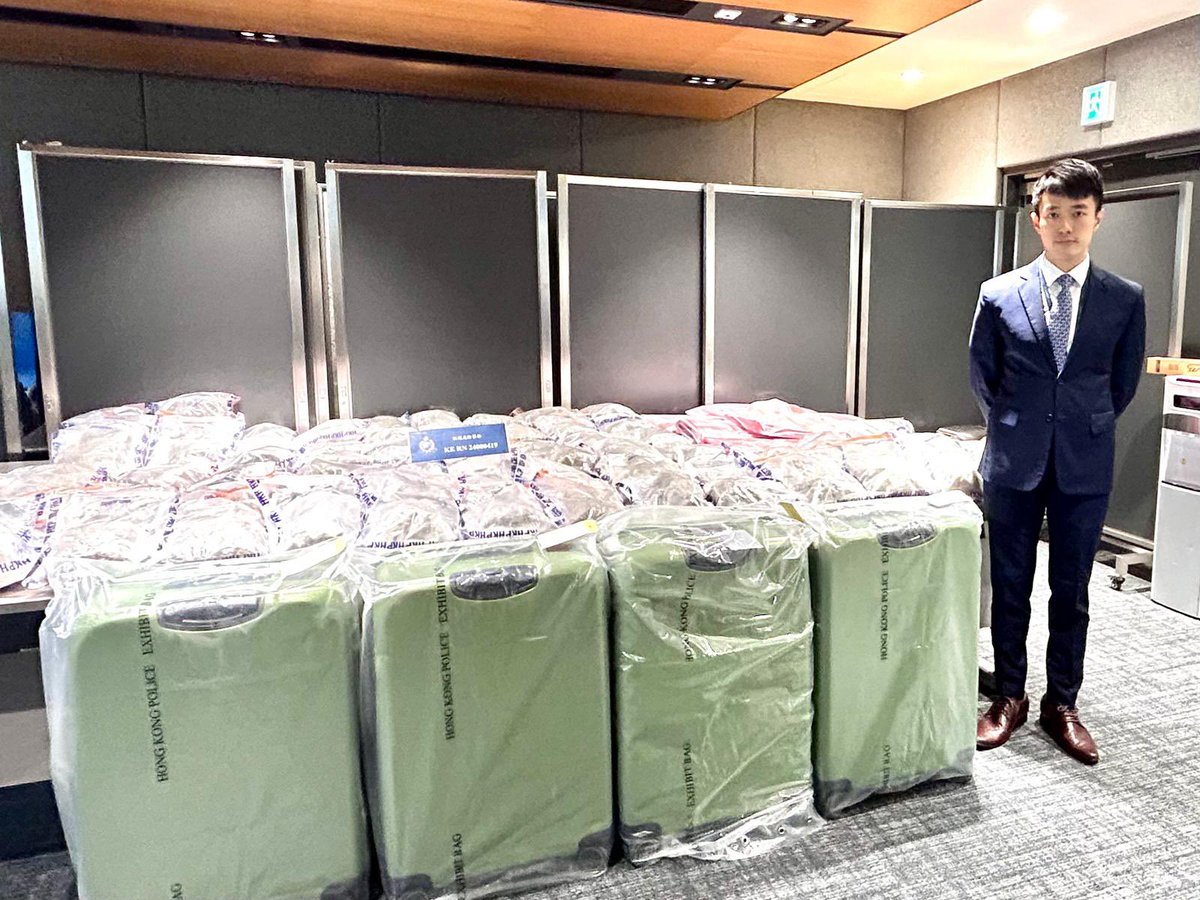 hkpoliceforce's tweet image. #DrugBust
In an intel-led #AntiDrug op dovetailing with a Guangdong-HK-Macao tripartite #AntiCrime op—#HKPF conducted a STOP-AND-SEARCH:

SEIZED
🔴119kg cannabis buds (market value: HK$32 million) inside a vehicle in a car park

ARRESTED
🔴a 34-year-old local for #DrugTrafficking