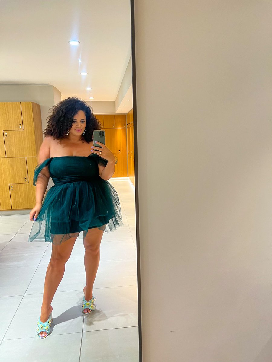 New week. Same energy ✨

#LifeofLaura