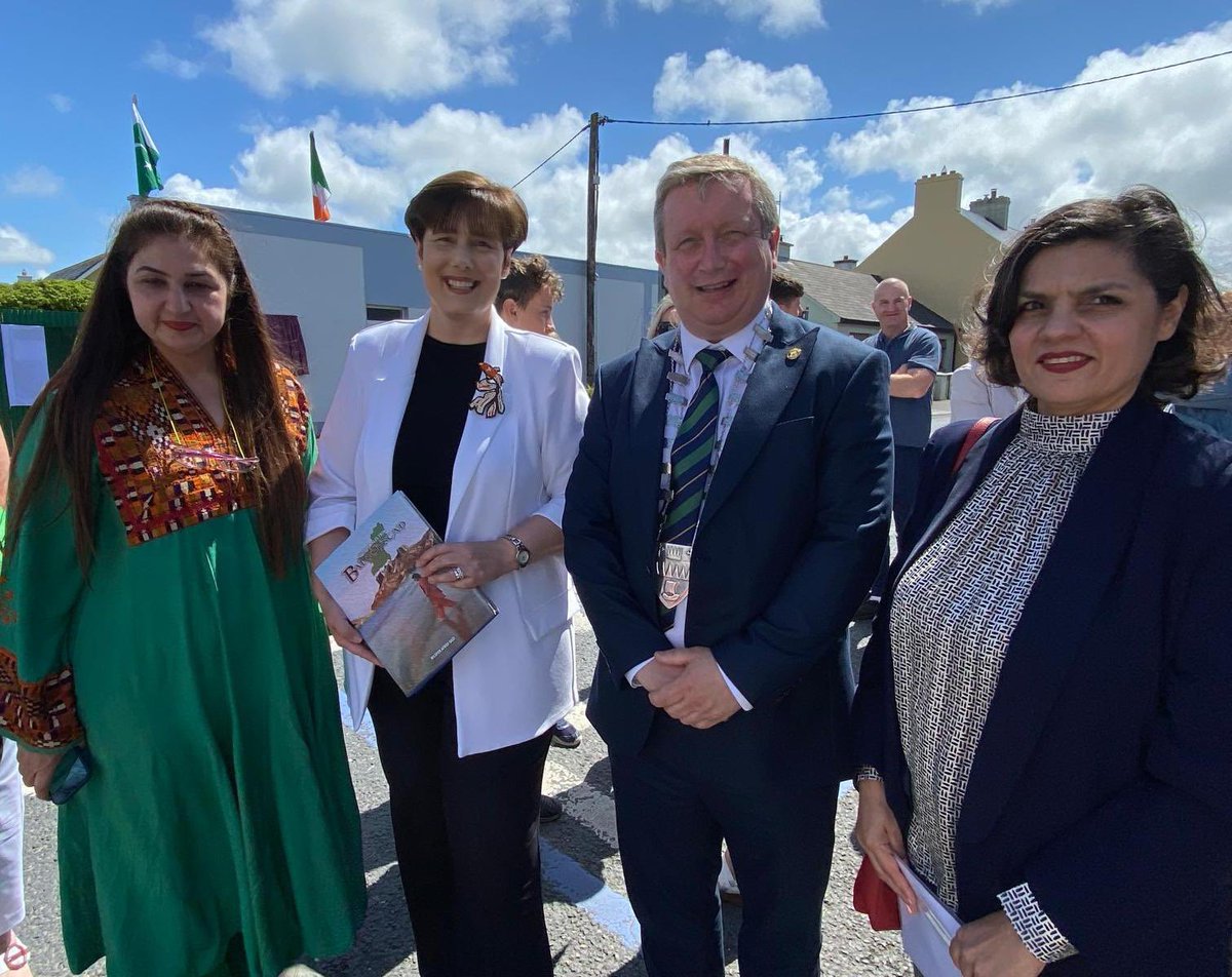 NormaFoleyTD1's tweet photo. Honoured to be in Tarbert to mark the unveiling of a plaque honouring and saluting the achievements of an extraordinary Kerry woman, Bridie Wren. I was joined by  the Mayor of Kerry Cllr Brendán Fitzgerald, Ambassador Aisha Farooqui and Tarbert Historical &amp; Heritage society (1/2) https://t.co/nZXzsDUbHY