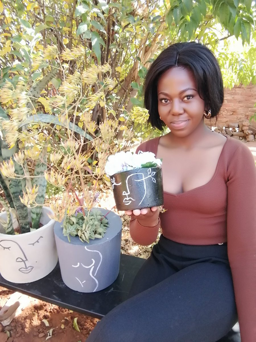 Intlafatso_'s tweet photo. Handmade pot plants by me 😊 https://t.co/33wsNtX8Lv