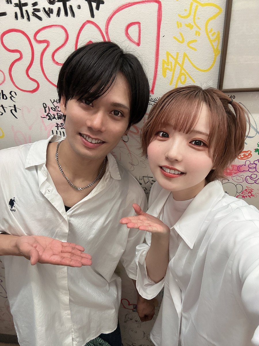 anon_SDN's tweet photo. Xscape × showdiner

ありがとうございました🙇🏻‍♀️

初めましての方も居たり
圧倒的な先輩方の中で混ざるのもとても緊張してましたが
最高に楽しいイベントになりましたっ✨️

2部のキラキラ光るヤツ？客席のみんな
めちゃくちゃ綺麗でした✨

 #showdiner
 #Xscape
 #Remix https://t.co/oWoXkRkpM6