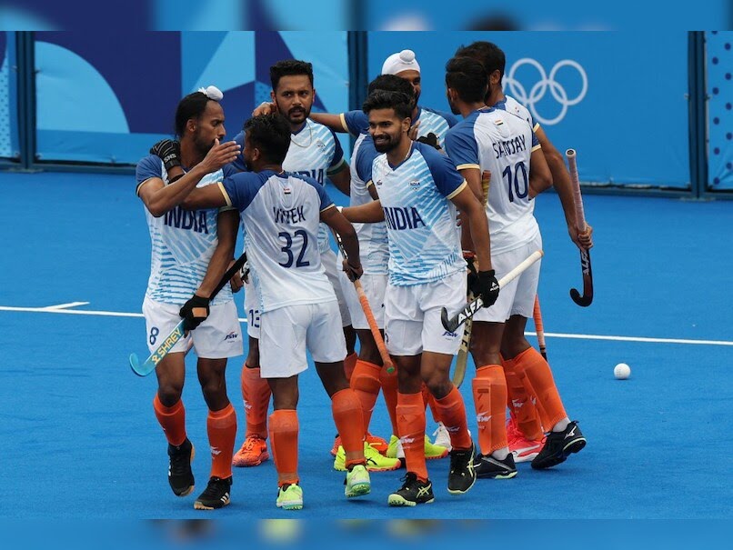 IndiaAtParis's tweet photo. 🚨India vs Argentina LIVE Score, Men's Hockey, Paris Olympics 2024: Lucas Martinez Scores Opener | India 0-1 Argentina

Follow @IndiaAtParis for more Olympics updates. 

#IndiaVsArgentina #IndiaAtParis24
#Olympics2024Paris
#Paris2024 https://t.co/gY3qQE7XjT