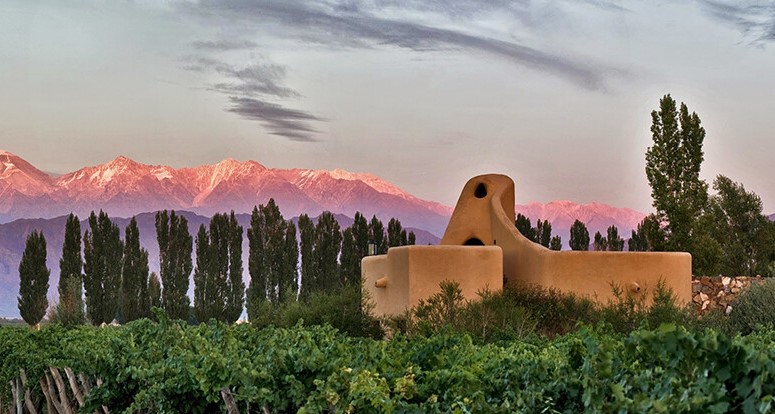 SlunaOK's tweet photo. It's never too late to thank @cavaswinelodge for their amazing hospitality, excellent service, and magical setting with a view of the Andes! Our guests leave happy!! If you’re interested in experiencing luxury wine tourism in Mendoza, Argentina, send me a direct message and we schedule a call ! #glaminessluxurytravel #SouthAmericaWineRoutes #luxurytravel #luxurysouthamerica