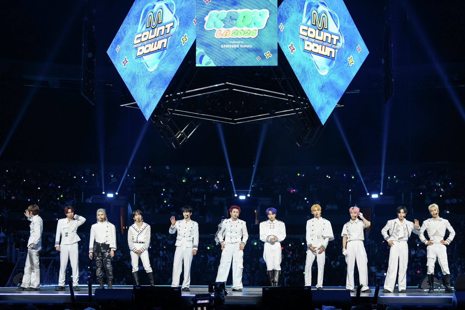 GTptq13aYAA-Riu?format=jpg&name=large