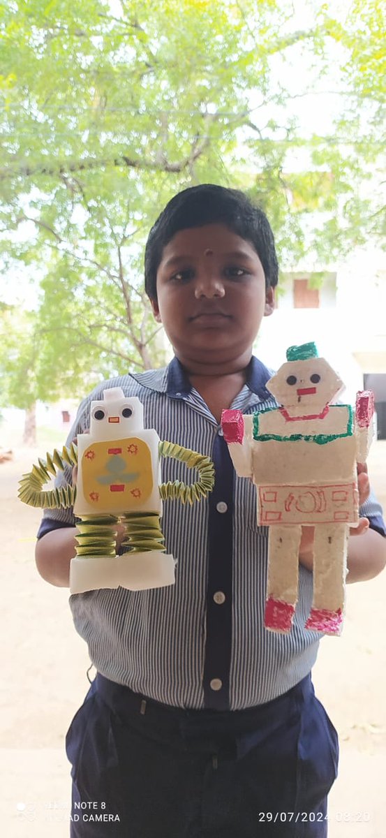 SubashNatarajan's tweet image. டீச்சர்ட வெரிகுட் வாங்கியாச்சி பிரென்ட்ச் 😍
#kids #schoolproject