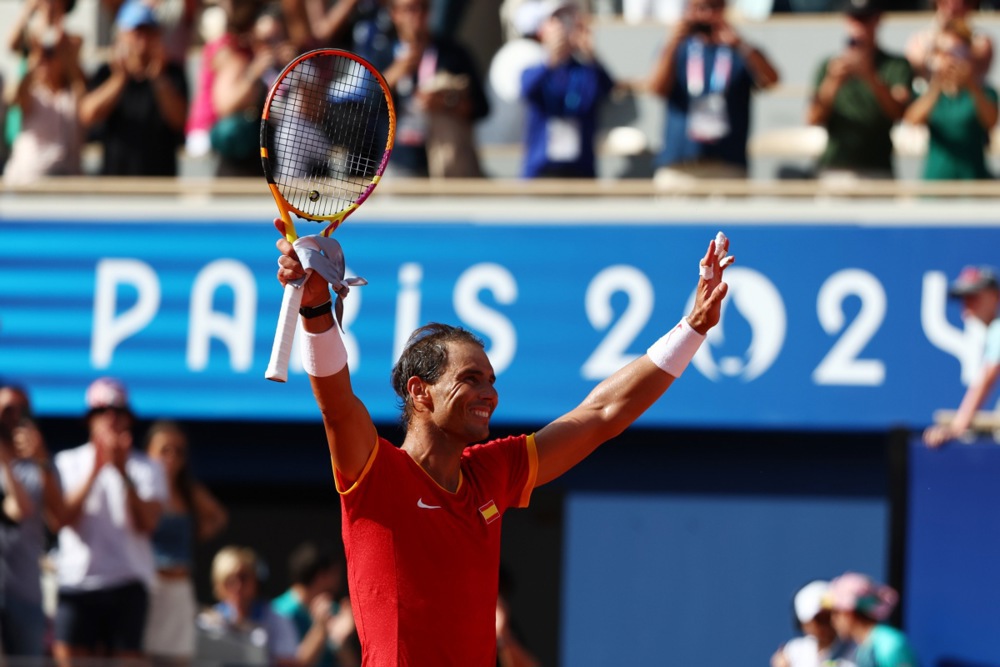 Þessar goðsagnir eru að fara að mætast í annarri umferð einliðaleiks karla í París🎾 Novak Djokovic🇷🇸 Rafael Nadal🇪🇸 Bein útsending var að hefjast á RÚV 2📺 #tennis