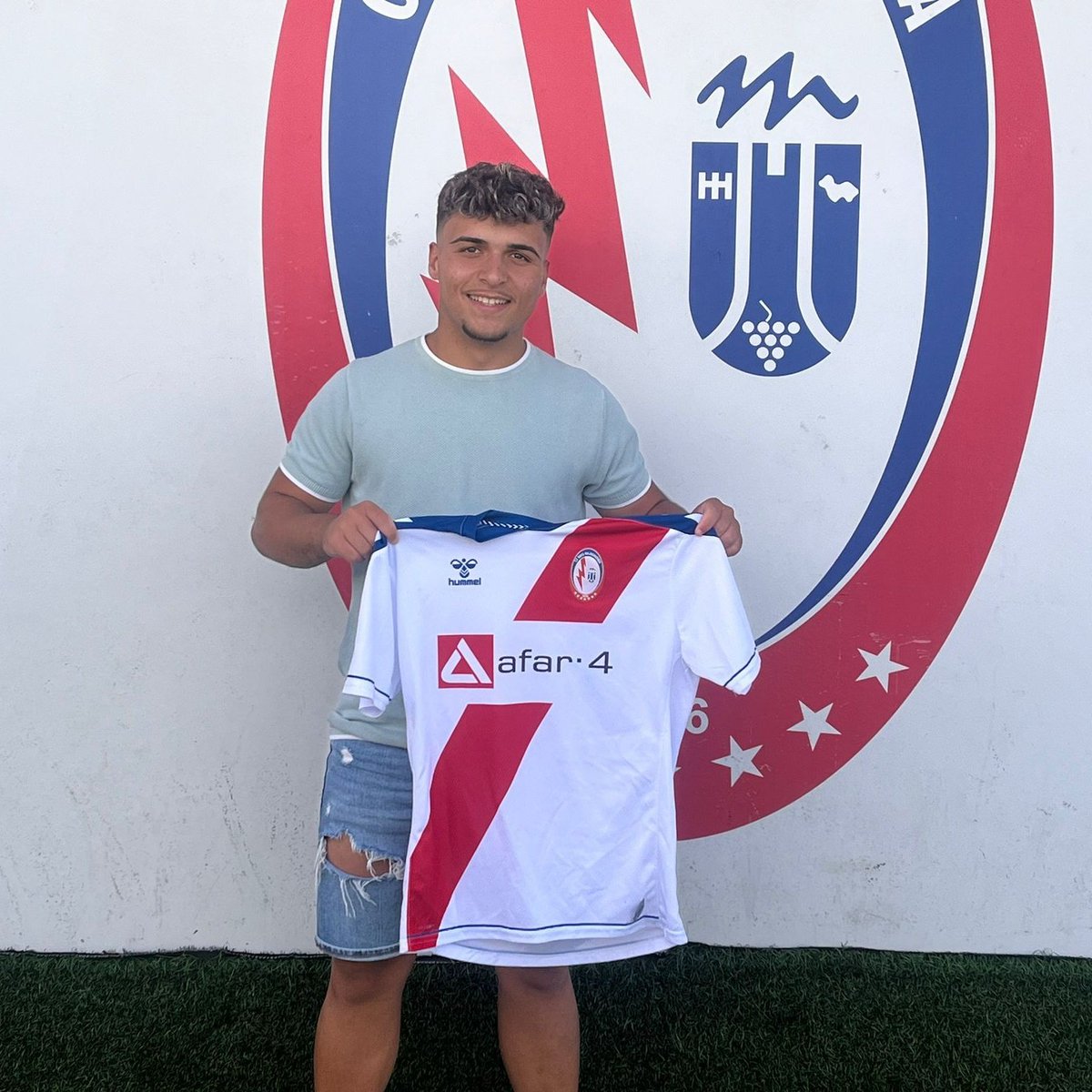 ⚪⚫ Estamos orgullosos de vosotros, romanos y os deseamos mucha suerte en vuestra nueva etapa 🍀⚽

🌟 Tenéis un futuro brillante por delante