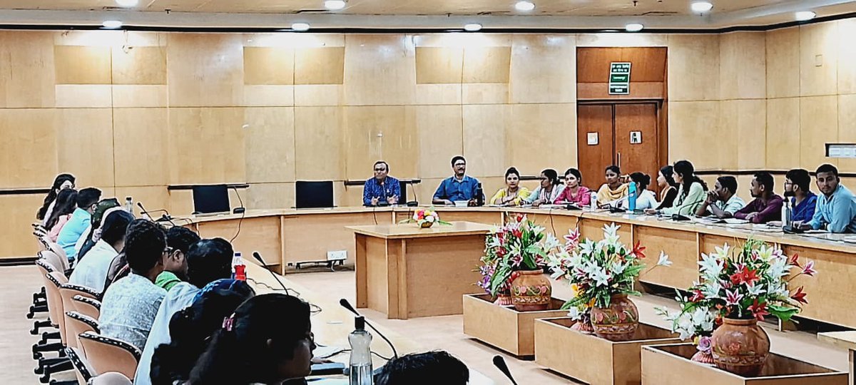 NationalLib_GoI's tweet image. On 26/07/2024 around 70 students along with 10 teachers of Certificate in Library Science Course conducted by Bengal Library Association visited National Library as a part of their curriculum. 
#Libraryforall
#Booksforall