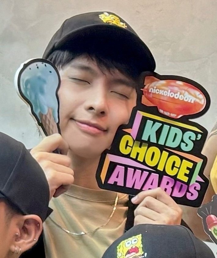 Khayenesss's tweet photo. Di pa ko late! Sana ๐คง๐ญ
#MonsterAllAccess cutie ๐๐
Si PikaJah fave kong photo ni #justin
#JustinOnTheDeepDish https://t.co/6KXvof3rbd