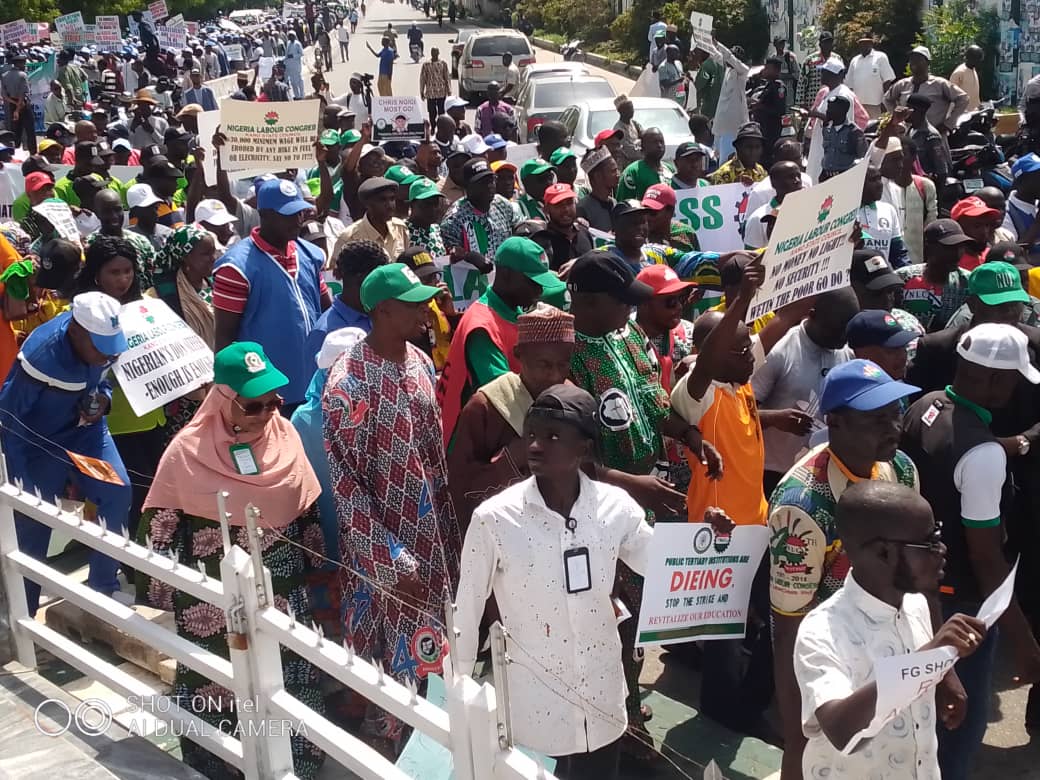 Stephanies_blog's tweet image. stephaniesblog.ng/planned-protes… #NigerianUniversities #ProtestSafety #SamsungGalaxyZFlip6diShopee #Bitcoin #LingOrm #nedtur #Pakistan #Paris2024 #update @Naija_PR #protesting   FG issues circular to VCs to protect staff and students during the planned national protest on August 1.