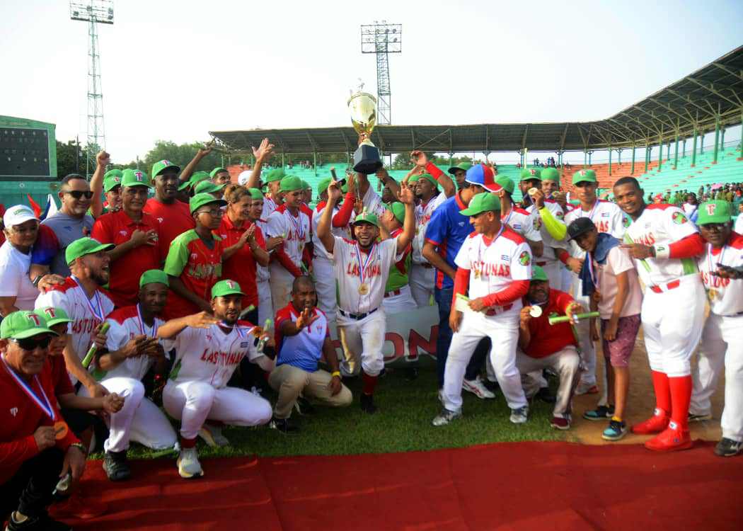 JR Deportes (@jrdeportescuba) on Twitter photo #DeporteCubano🇨🇺 #Beisbol ⚾️🇨🇺 #63SNB
#PlayOff #LaFinal ...
Mientras #Cuba defiende sus aspiraciones deportivas en #Paris2024 , a 8.331,15 km de la Ciudad Luz, en #LasTunas, los #Leñadores alzaron su tercera 🏆 tras derrotar 6-1 a #PRI
📸 <a href="/BarallobreRojas/">Abel Rojas Barallobre</a>
#CubaInspira #DeporteCubano🇨🇺 #Beisbol ⚾️🇨🇺 #63SNB
#PlayOff #LaFinal ...
Mientras #Cuba defiende sus aspiraciones deportivas en #Paris2024 , a 8.331,15 km de la Ciudad Luz, en #LasTunas, los #Leñadores alzaron su tercera 🏆 tras derrotar 6-1 a #PRI
📸 <a href="/BarallobreRojas/">Abel Rojas Barallobre</a>
#CubaInspira