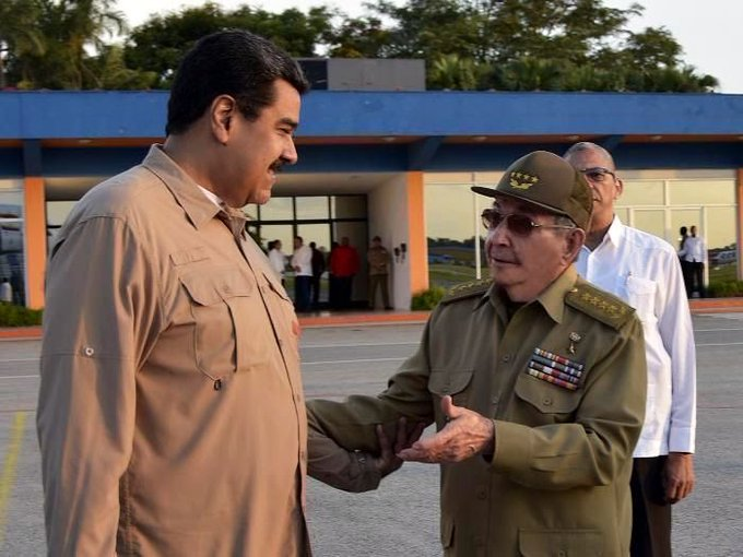 PartidoPCC's tweet photo. El General de Ejército Raúl Castro Ruz mantuvo una conversación telefónica con Nicolás Maduro Moros para congratularlo por su triunfo electoral en las elecciones llevadas a cabo en la República Bolivariana de Venezuela. https://t.co/rr5FORPtJj