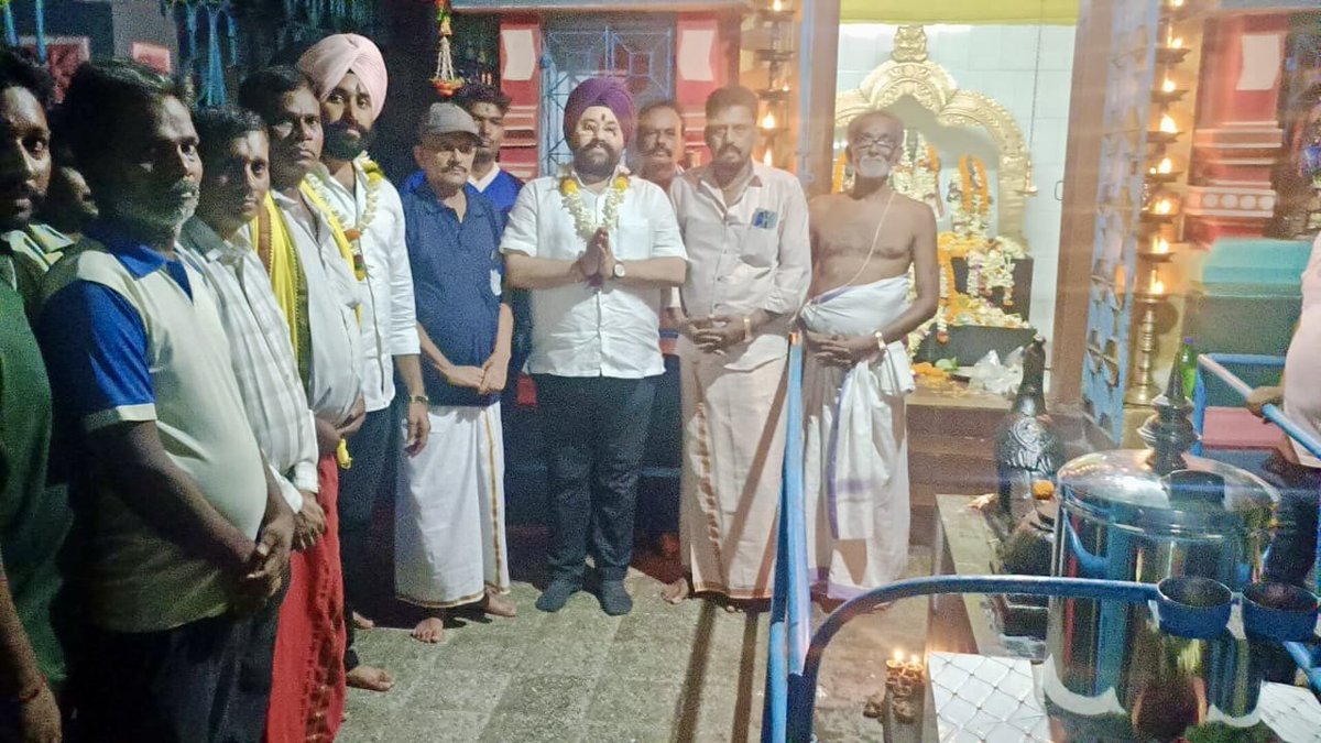 AmarpreetKale's tweet photo. टेल्को स्थित खड़ंगाझाड में श्री गणेश व श्री कार्तिक मंदिर में माथा टेका।

समिति की ओर से श्री कार्तिक जी की रथयात्रा निकाली जाएगी।

भगवान कार्तिक की कृपा सभी पर बनी रहे।

#Jamshedpur #Jharkhand #KartikPuja #KartikDev #SouthIndianculture https://t.co/jfUc43pa9U