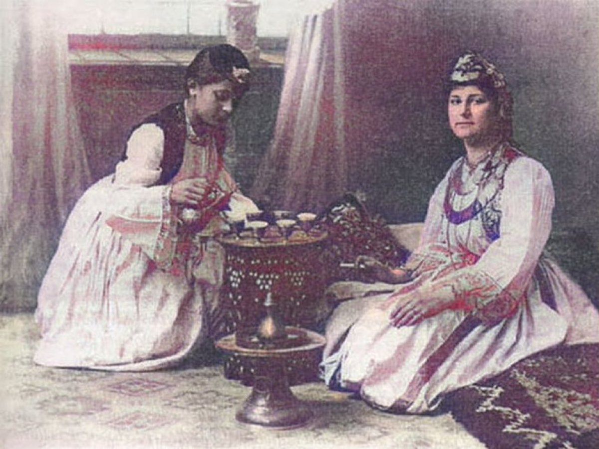 Bosnian women enjoying coffee, 1910. ☕️ 

We go way back, coffee and us. Don’t we?