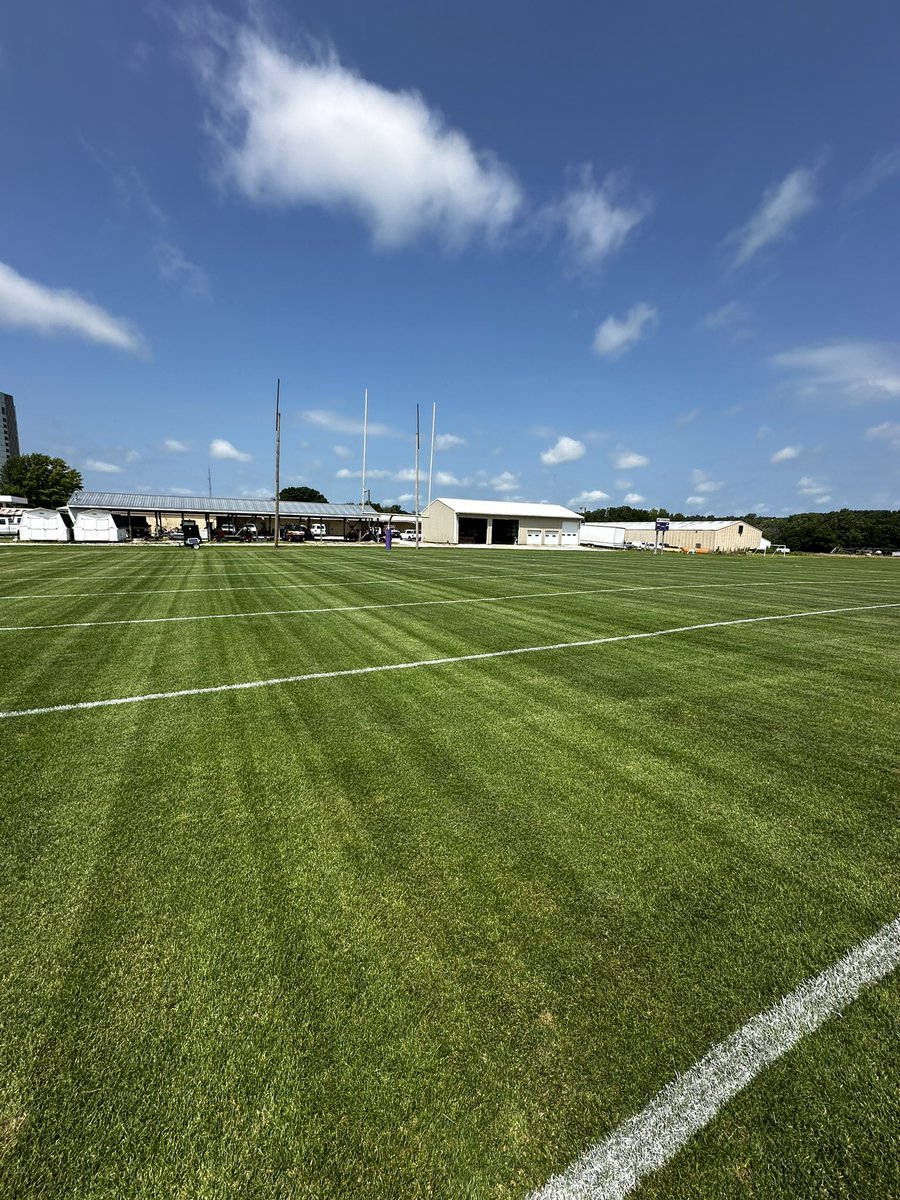 Fall camp less than 24 hours away!  Smells like football! 🏈 #Necks #RaiseTheBar 📶 🐶