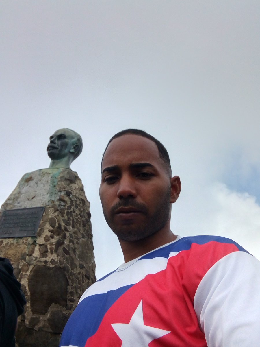 Este 26 de julio un grupo de jóvenes de ETECSA de las provincias orientales, convocados por el grupo de coordinadores nacionales de la #UJC_de_Etecsa escalaron la a la cima de la elevación mas alta de #Cuba, el Pico Turquino y dónde los jóvenes de #Etecsa_Gtmo fueron destacados