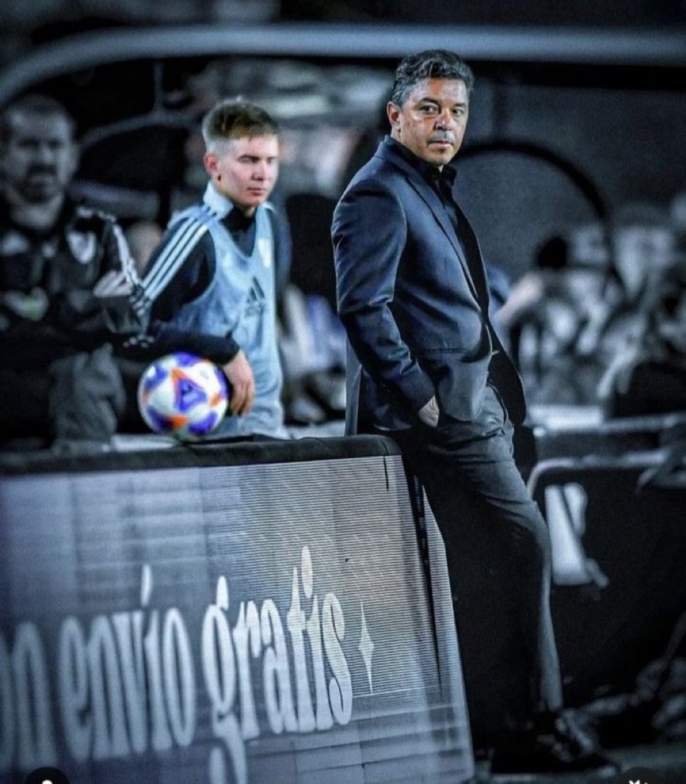 Franco Mastantuono y Marcelo Gallardo en un partido de 2022 

Hoy podrían coincidir en el plantel

El alumno y el maestro ⭐👨‍🏫