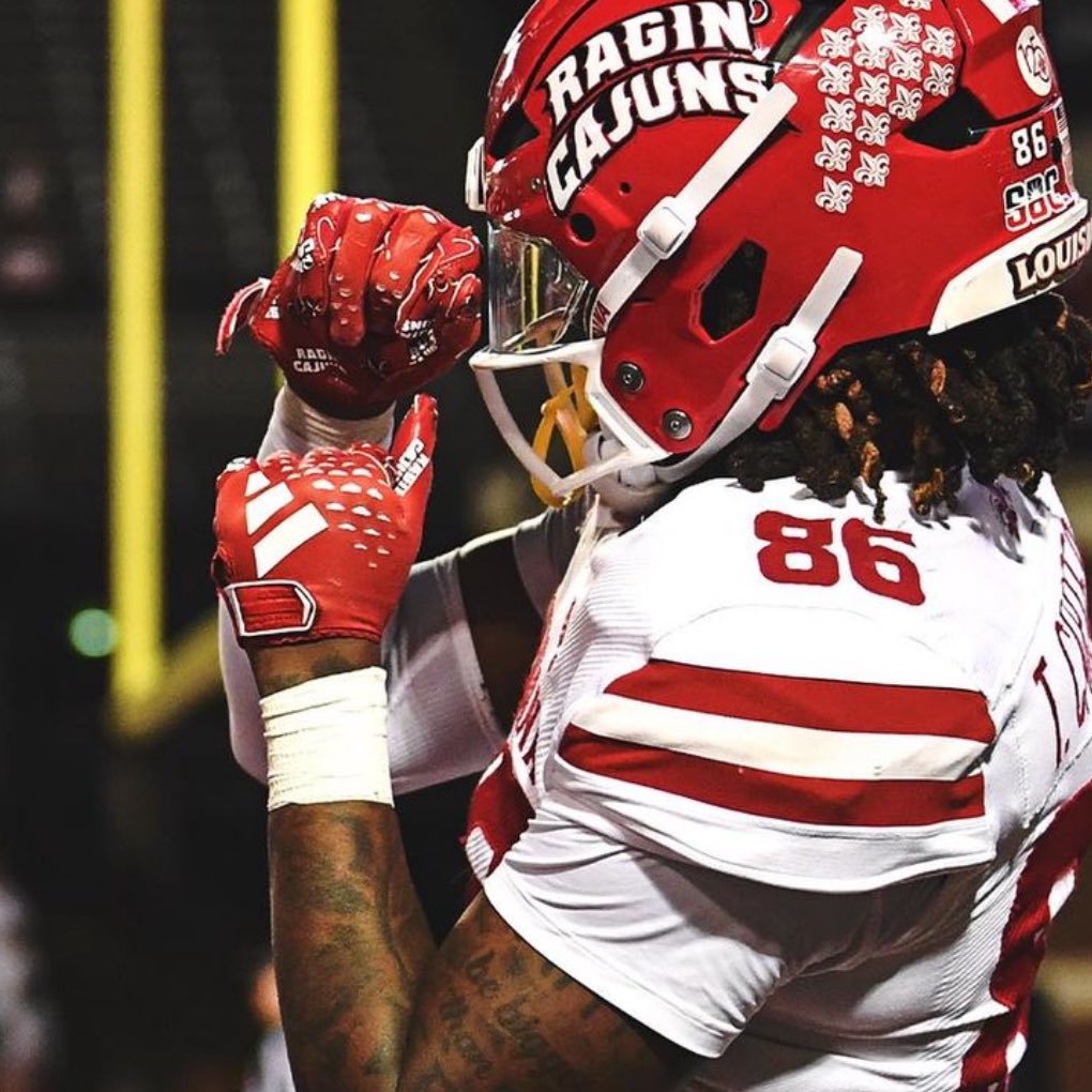 Dantay_wardjr's tweet photo. #AGTG after a great conversation with @CoachSFarmer im blessed to receive an offer from @RaginCajunsFB ‼️@CoachBryantRoss @michaeldes1 @leg12tim #GeauxCajuns⚜️🤟

@TheCoachVogel 
@RecruitWacoFB 
@l_heldt https://t.co/TtyPPNH2AI