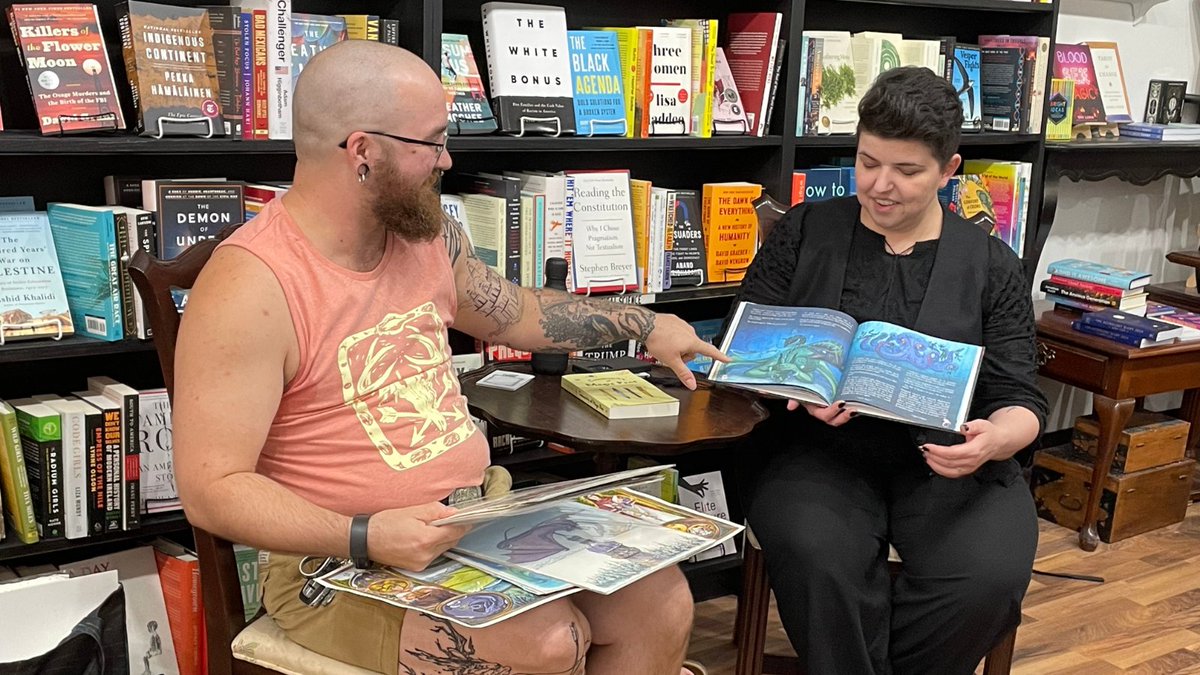 Had an awesome Alia Terra day at Pages Bookshop in #Detroit Michigan, with kind hosts and an engaged audience! <a href="/atthisarts/">Atthis Arts</a> <a href="/MSpencerDraws/">Matt 🏳️‍🌈</a>