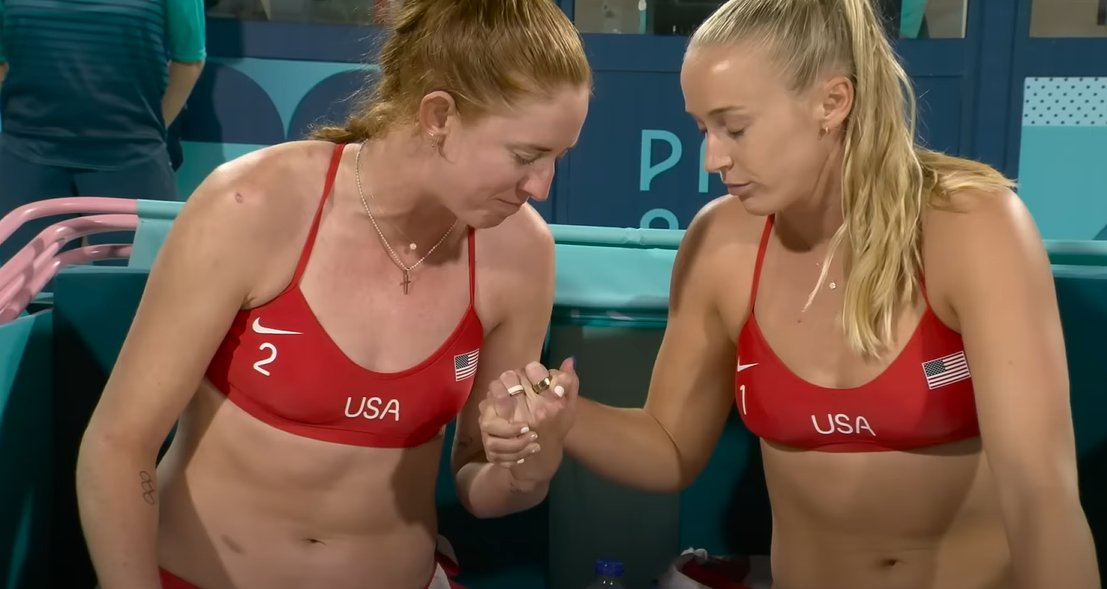 jmlieb_'s tweet photo. @Liz_Wheeler I thought this was a nice moment between Kelly Cheng and Sara Hughes before one of their matches. https://t.co/tw4lddu9mb