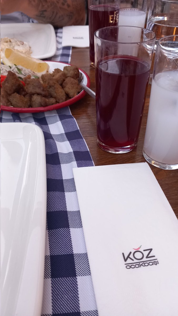 Beni soran olursa, delirdikçe güzelleşiyor, aklına eseni yaptıkça mutlu oluyor, dersiniz...