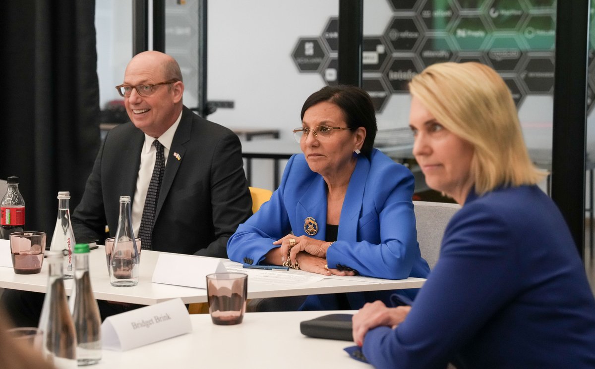 Special Representative Penny Pritzker (@specrepukraine) on Twitter photo Programs like the one developed by <a href="/inscience_io/">INSCIENCE 🇺🇦</a> are critical to meet Ukraine’s growing workforce needs. The women I met with today are an inspiration and a testament to Ukraine's resilience. Programs like the one developed by <a href="/inscience_io/">INSCIENCE 🇺🇦</a> are critical to meet Ukraine’s growing workforce needs. The women I met with today are an inspiration and a testament to Ukraine's resilience.