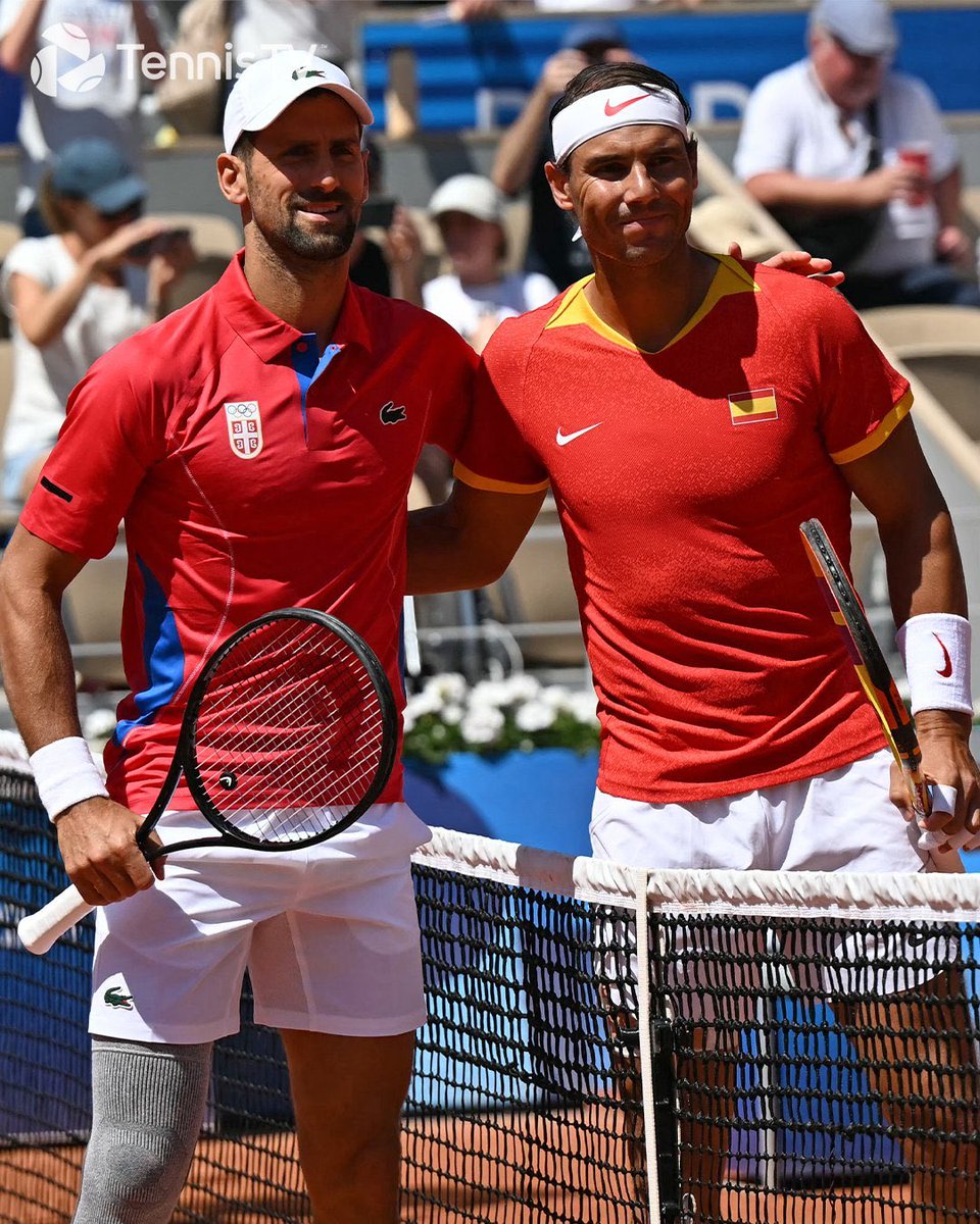 Lo fácil para Rafa Nadal era NO manchar su hoja de ruta en esa pista cuando vio que el sorteo podía deparar este enfrentamiento y centrarse en el dobles.

¿Y sabéis qué? Que también le hubiesen criticado por cobarde. 

Intentarlo. Siempre. El mayor aprendizaje posible.