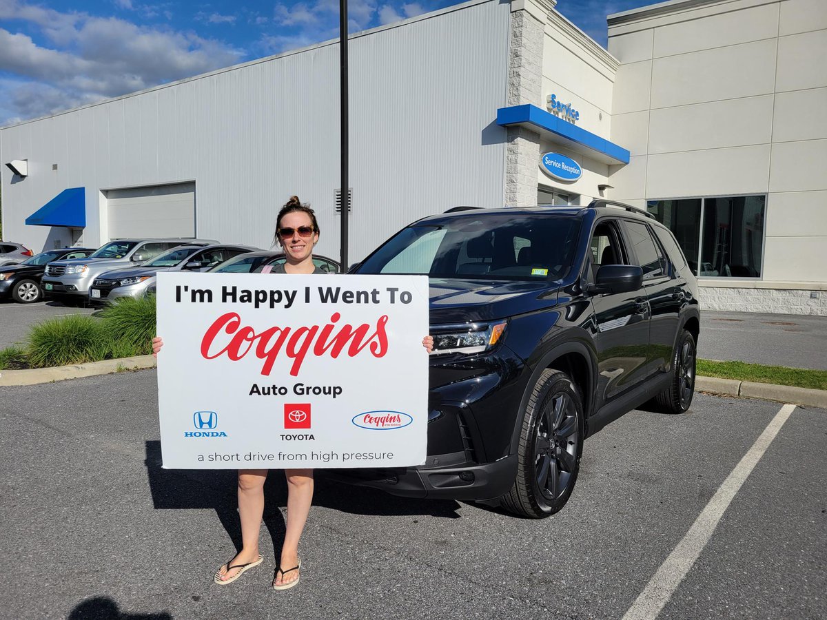 CogginsHonda's tweet image. Kaitlyn lovin' the space in her new 2025 Pilot 🙌 enjoy!

#cogginshondaofbennington #southernvt #berkshirecounty #cogginsautogroup #honda #hondagang #deals