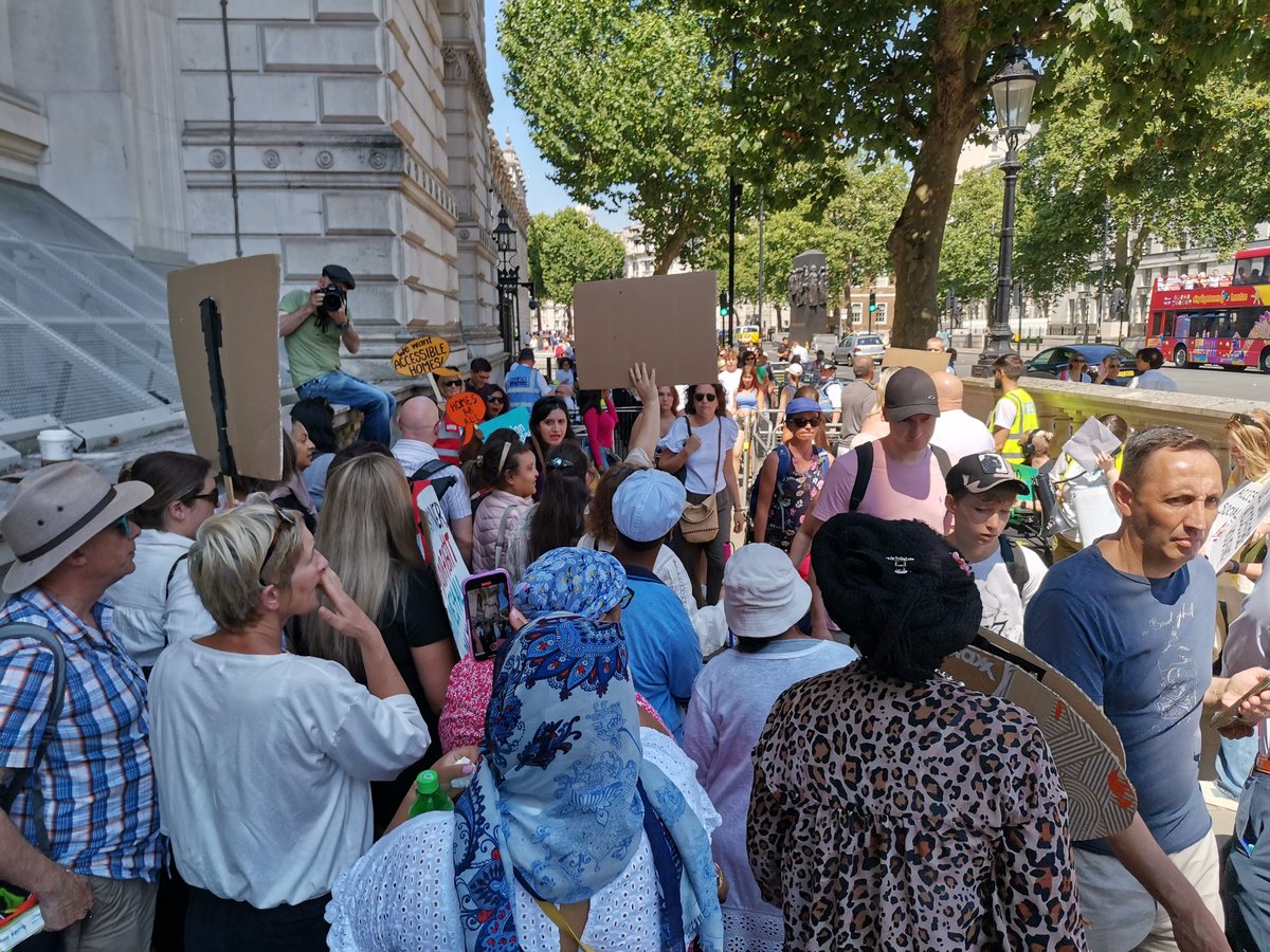 Successful march to Downing Street, now off to the pub - Sanctuary House. Wheelchair accessible with accessible loo too. #AccessDenied #Housing
