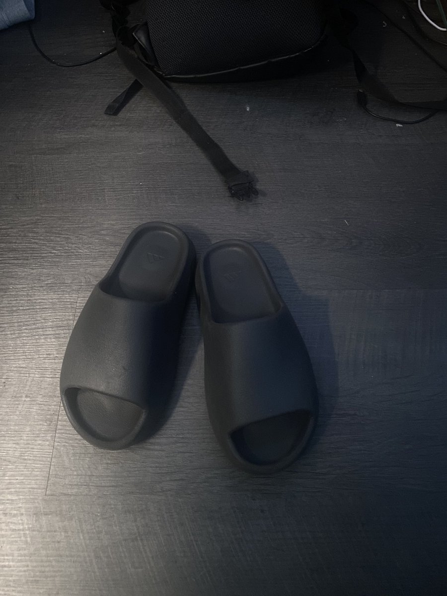 Separate tweet media