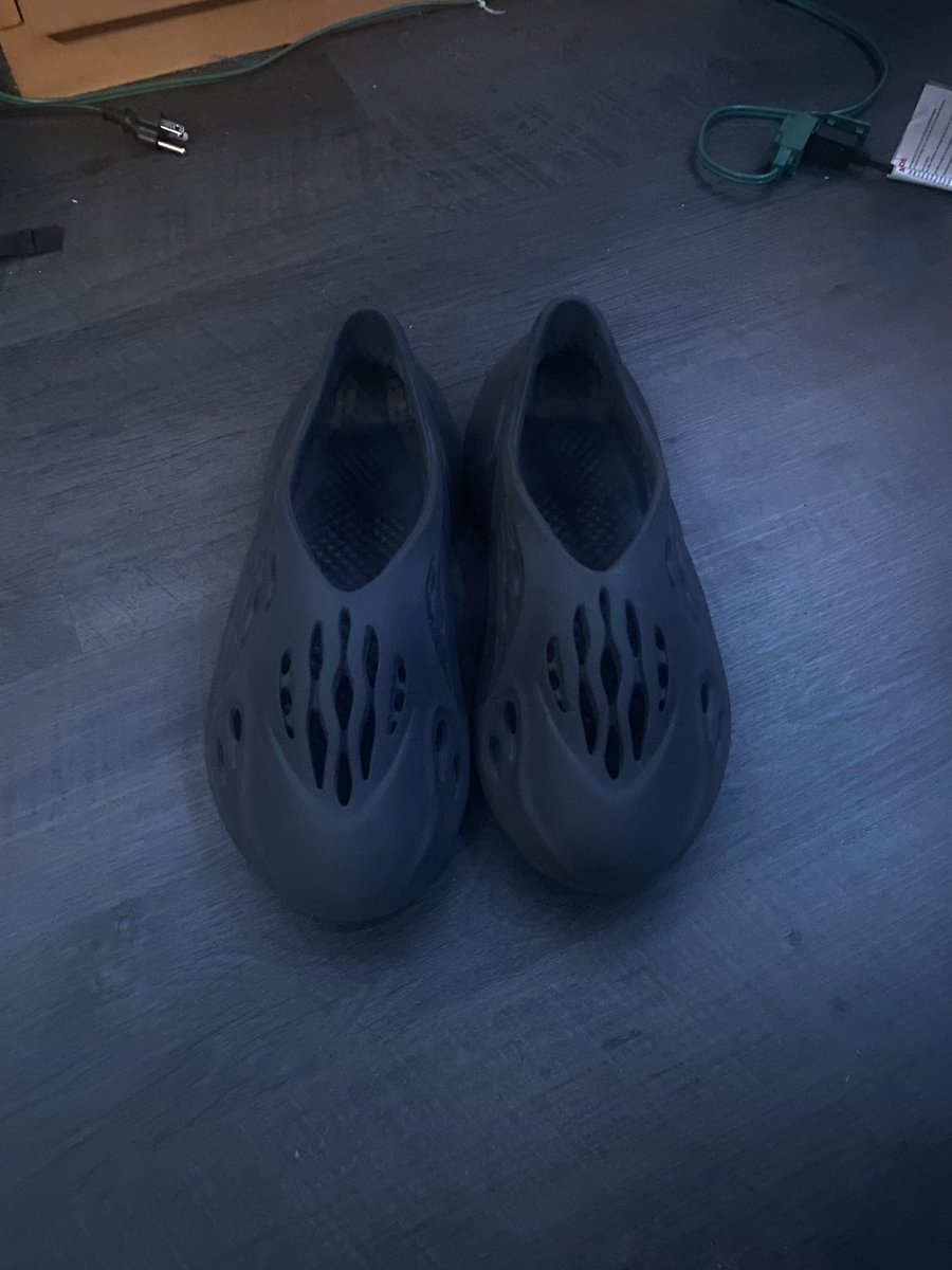 Separate tweet media