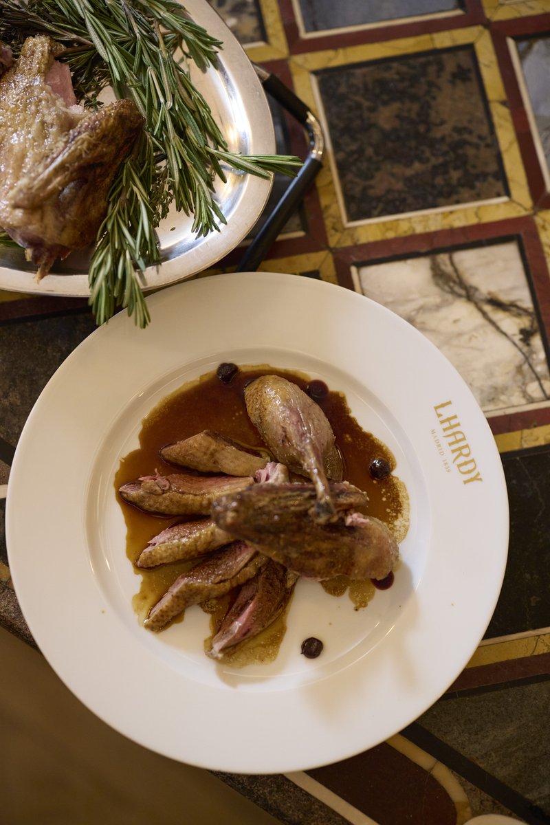 Clásico pato canetón de Lhardy terminado en sala.
#Lhardy #Madrid1839